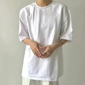 화이트 오버 사이즈 T셔츠