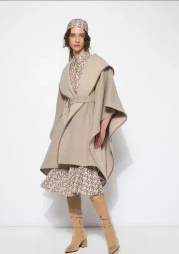 ADEAM 아디엄 FOXEY 폭시 판초 코트