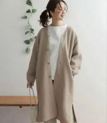 어반 리서치 도어스 퀼트 노카라 코트 베이지