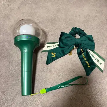 Mrs. GREEN APPLE 라이트 스틱과 리본