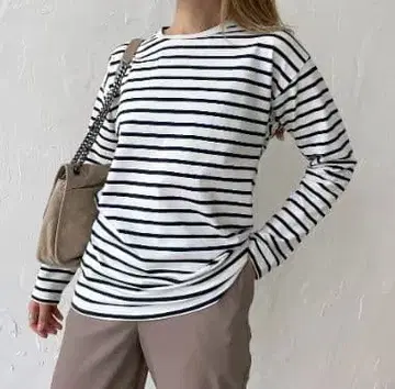 스트라이프 패턴 긴팔 T셔츠 화이트/블랙