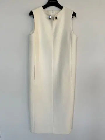 ADORE 아이보리 슬리브리스 롱 원피스