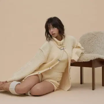 andmary hug knit set up