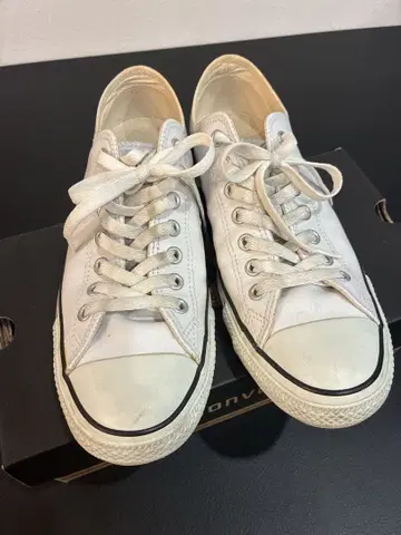 CONVERSE 화이트 스니커즈