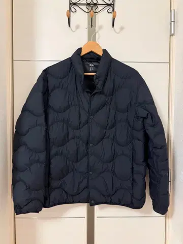 유니클로 울트라 라이트 다운 네이비 다운 자켓