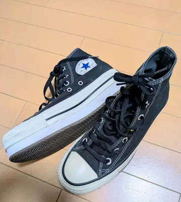 CONVERSE 블랙 통굽 하이컷 스니커즈