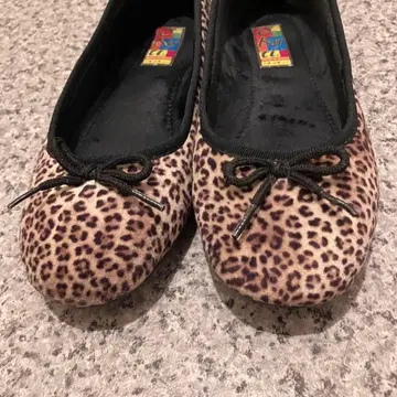 레오파드 무늬 플랫슈즈 size 38 (약 24~24.5cm)