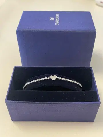 [미사용 새상품] Swarovski 하트 모티브 팔찌