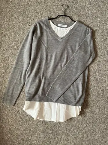 마우지 레이어드 스타일 V넥 니트 & 셔츠 그레이 화이트 프리
