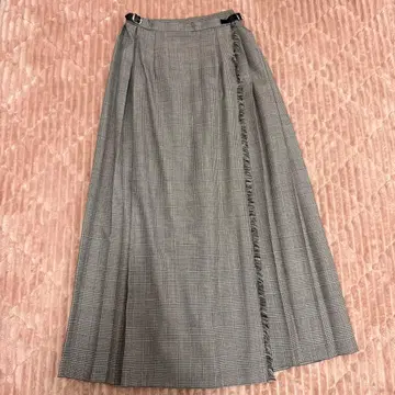 체크 무늬 플리츠 롱 스커트