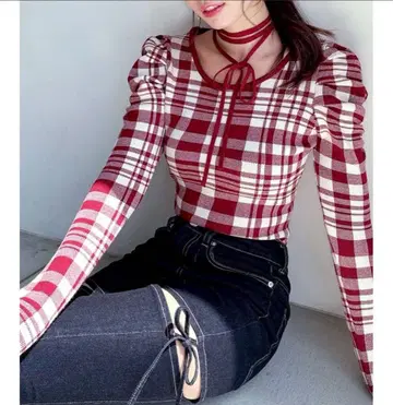 컨디션 최상 RESEXXY 초커 디자인 니트탑 빨간색