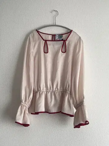 MARTE 프릴 소매 블라우스