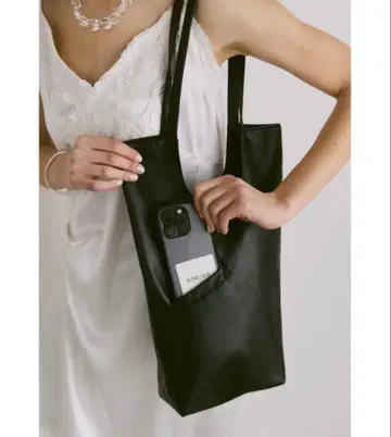 [ un/neu ] 미니 포켓 심플 렉탱글 토트