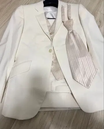 신랑 결혼식 턱시도 4세트