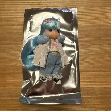 illit not cute anymore little mini ver.