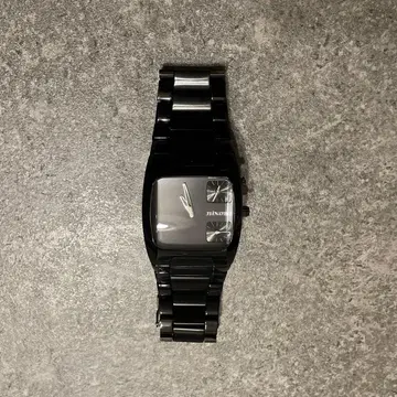 블랙 스퀘어 페이스 쿼츠 손목시계