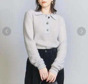 미사용에 가까운 뷰티&유스 모헤어 블렌드 컴팩트 폴로 니트