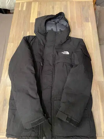 The North Face 블랙 다운 자켓