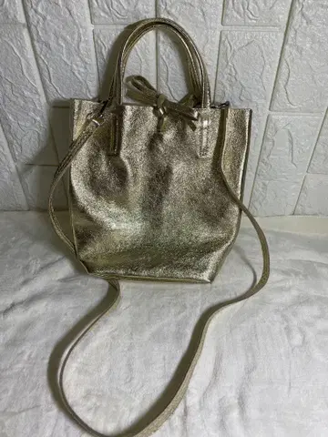 소가죽 메탈릭 골드 숄더백