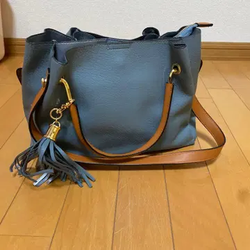 RODESKO 탁한 블루 색상의 핸드백 태슬 포함