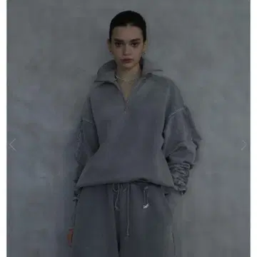 melt the lady logo jersey tops