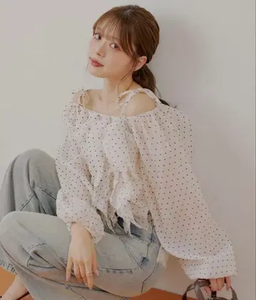 Chico 프릴 오프숄더 블라우스