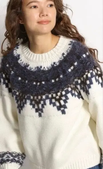 새상품 미착용 니코앤드 노르딕 무늬 스웨터