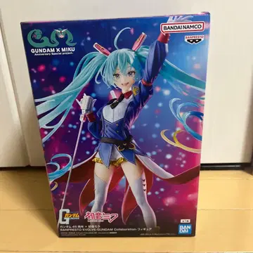 GUNDAM x 하츠네 미쿠 피규어
