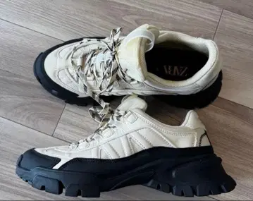 ZARA 트레킹 스니커즈 통굽 새상품 37