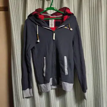 산브로스 긴팔 후드티