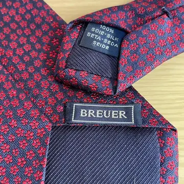 브로이어 넥타이