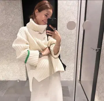 [ 시착만 한 택 포함 ] yori 홀 가먼트 침니 니트 화이트