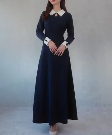 [컨디션 최상] JUNOAH 세미 플레어 니트 원피스 바이컬러 네이비 M