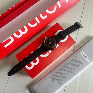 Swatch 블랙 손목시계