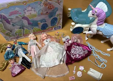 리카짱 인형 4체와 마차 세트