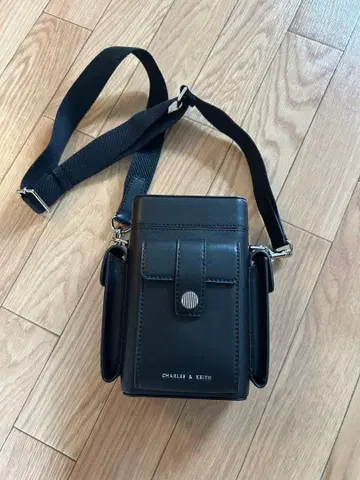 찰스앤키스 박스 숄더백