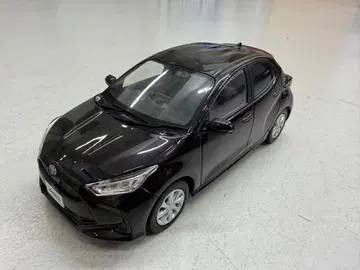 도요타 Yaris 미니카 보라색