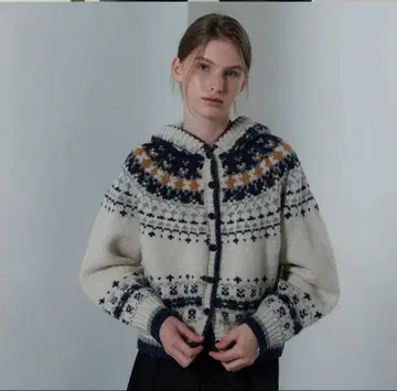 노르딕 무늬 후드 부착 스웨터