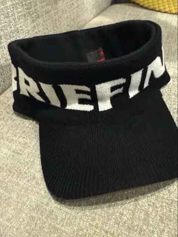 브리핑 니트 모자 바이저 블랙