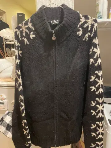 EA7 집업 니트 스웨터 블랙 컬러