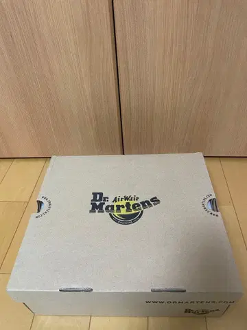 미사용 새상품 Dr. Martens 블랙 지퍼 부츠