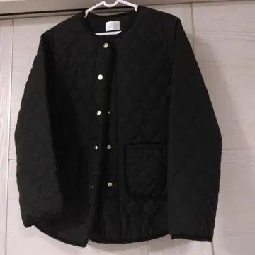 블랙 퀼팅 자켓 스냅 버튼