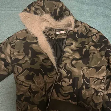 카모플라쥬 플리스 라이닝 다운 자켓