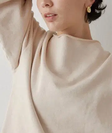 Whim Gazette 피그먼트 우라케 풀오버