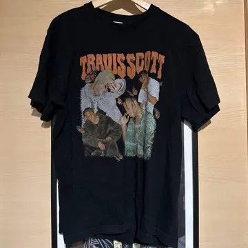 트래비스 스콧 블랙 T셔츠