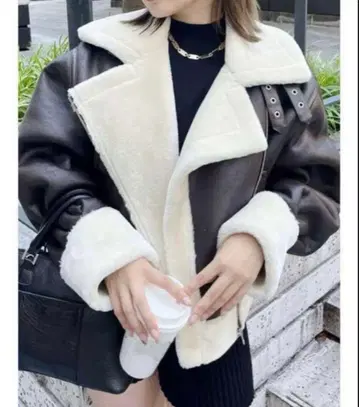 MURUA 숏 에어리 페이크 무톤 자켓