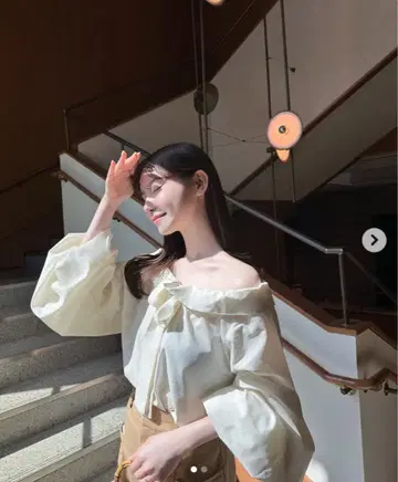 Celon 볼륨 드로스트링 블라우스 아이보리