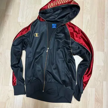 Champion 저지 블랙/레드 마사토