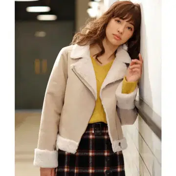 미사용 새상품 택 포함 페이크 무스탕 라이더 자켓 INGNI