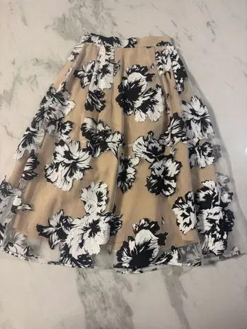 FRAY I.D 플라워 프린트 플레어 스커트